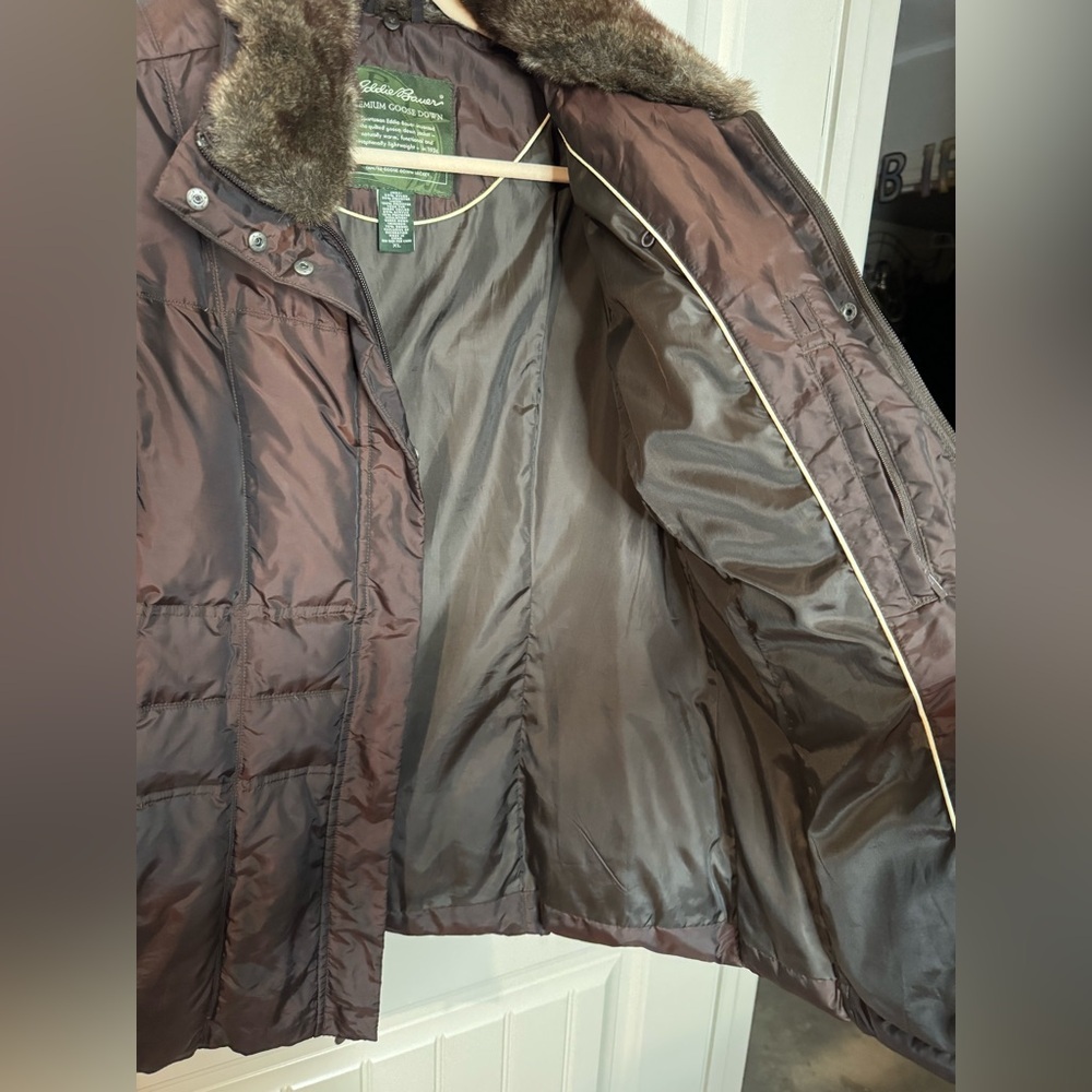 Eddie Bauer Chocolate Brown Fur-Collar Ski Jacket - Picture 4 of 12